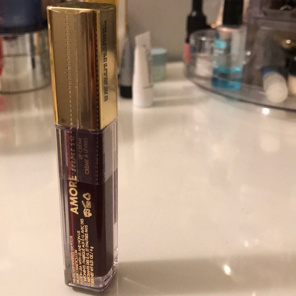 Milani Amore Matte Lip Gloss in Sugar Color - Picture 2 of 5